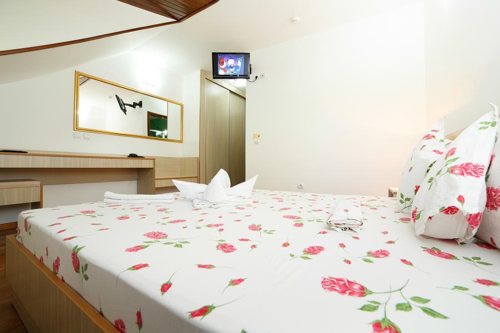 Hotel Insula Tulcea Cameră foto