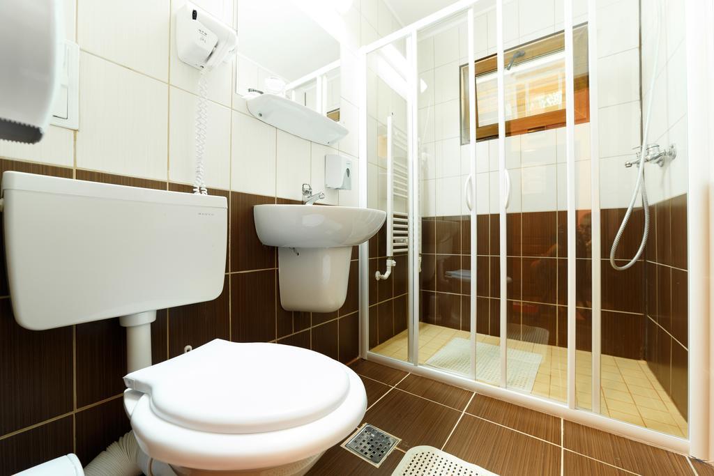 Hotel Insula Tulcea Cameră foto